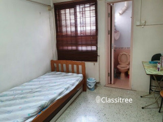 Blk 330 Clementi Aveneu 2 ( mrt ) master bedroom