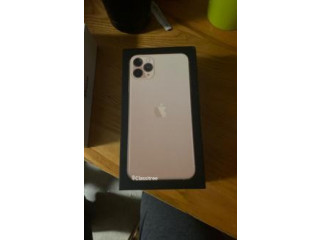IPhone 11 Pro smart phone with warranty card in singapore