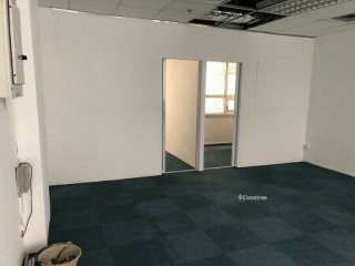   Walk to Bugis City Hall MRT Office for Rent New Carpets 2 rooms